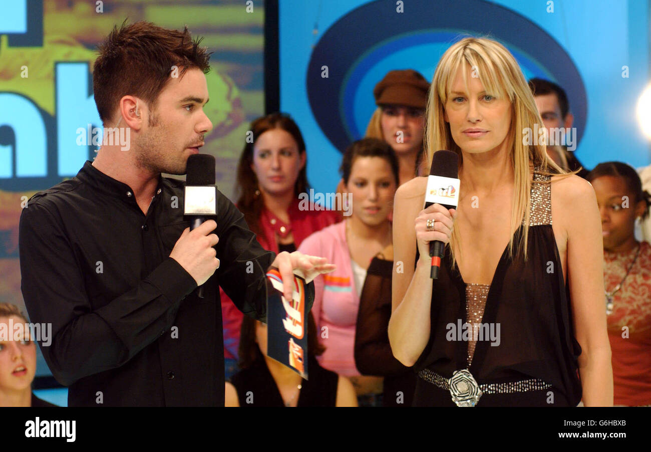 Daryl Hannah with host Dave Berry during her apperance on MTV's TRL UK at the MTV Studios in Camden, north London. The actress is promoting her latest film role in Kill Bill - Volume 1. Stock Photo