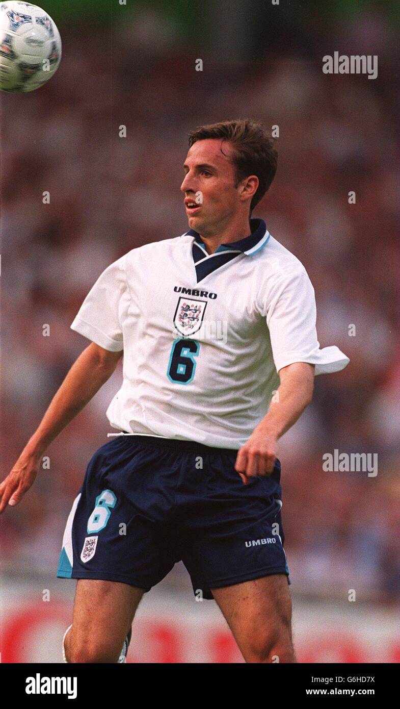 Soccer - Euro 96 - Group A - England v Netherlands - Wembley Stadium Stock Photo