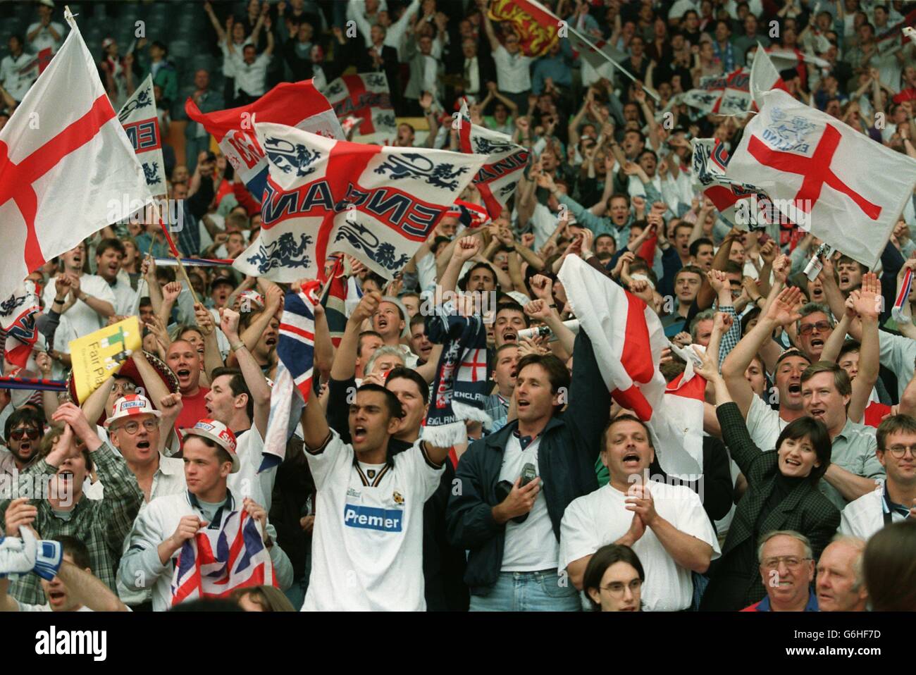 22-JUN-96 ..England v Spain, England fans celebrate after winning on penalties Stock Photo