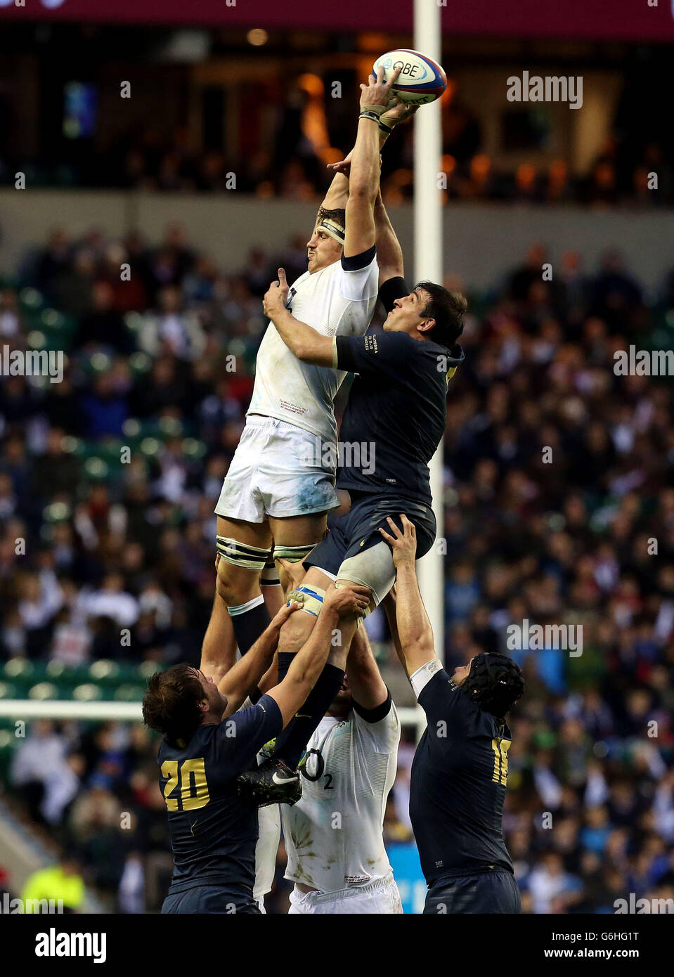 Eng Rugby Line Out Wins lineout against england hi-res stock photography and images - Alamy