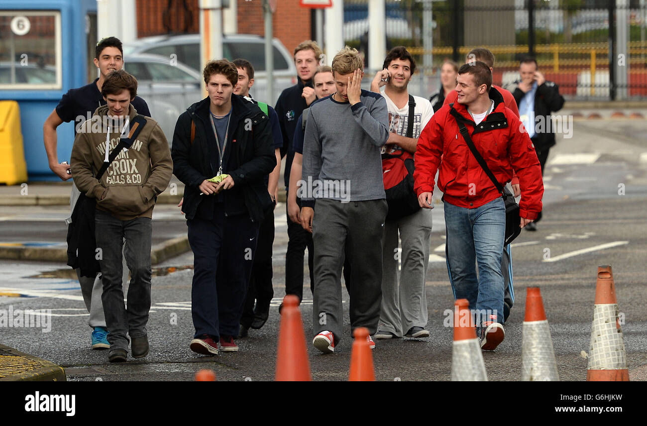 Workers leave bae systems at hms nelson hi-res stock photography and ...