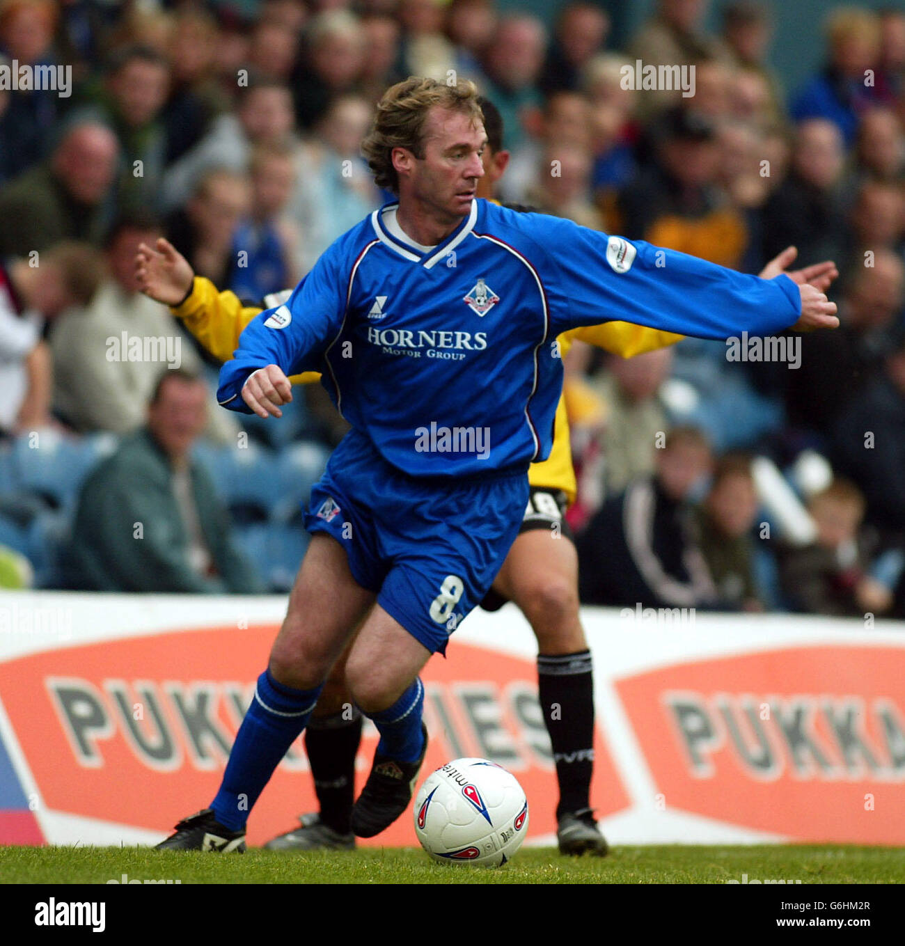 John Sheridan playing for Oldham against Port Vale. Nationwide Second Division at Boundary Park, Oldham. . Stock Photo