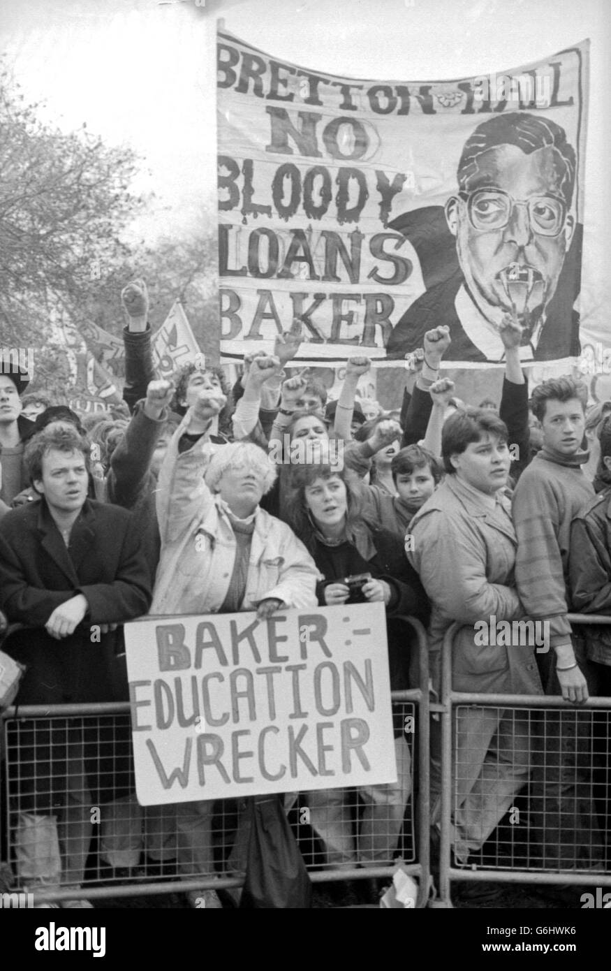 Angry students voice their disapproval over the Government's plans for student top-up loans during a rally in a Lambeth park, before marching to Westminster. Stock Photo