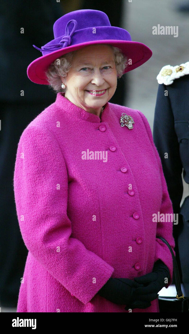 Queen Elizabeth II reopening shopping centre Stock Photo Alamy