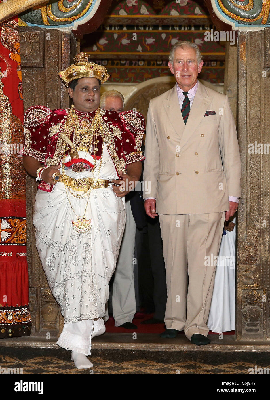 the-prince-of-wales-visits-the-temple-of-the-tooth-in-kandy-as-his-G6J8HY.jpg