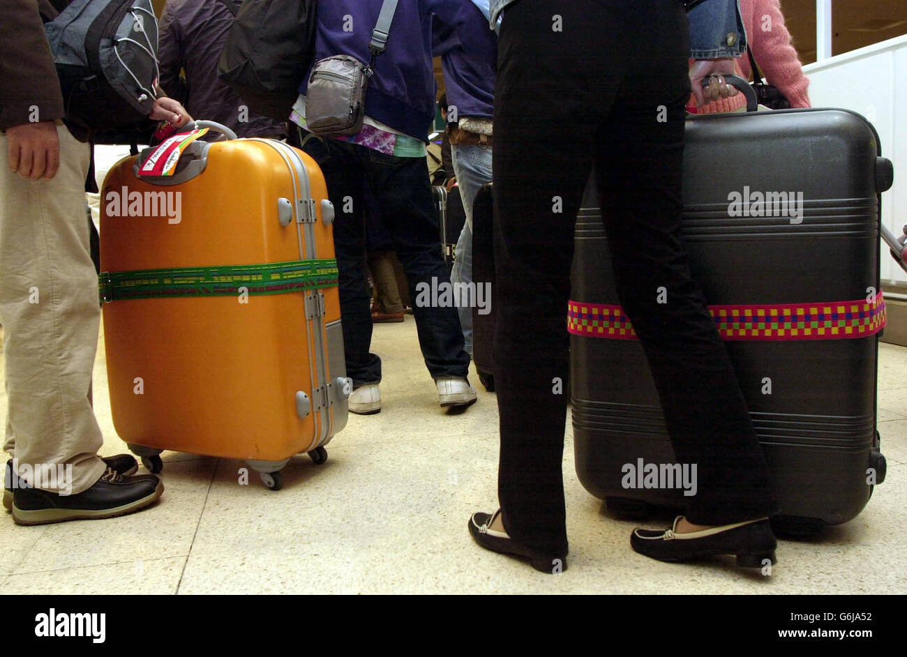 Heathrow baggagehandlers strike Stock Photo Alamy