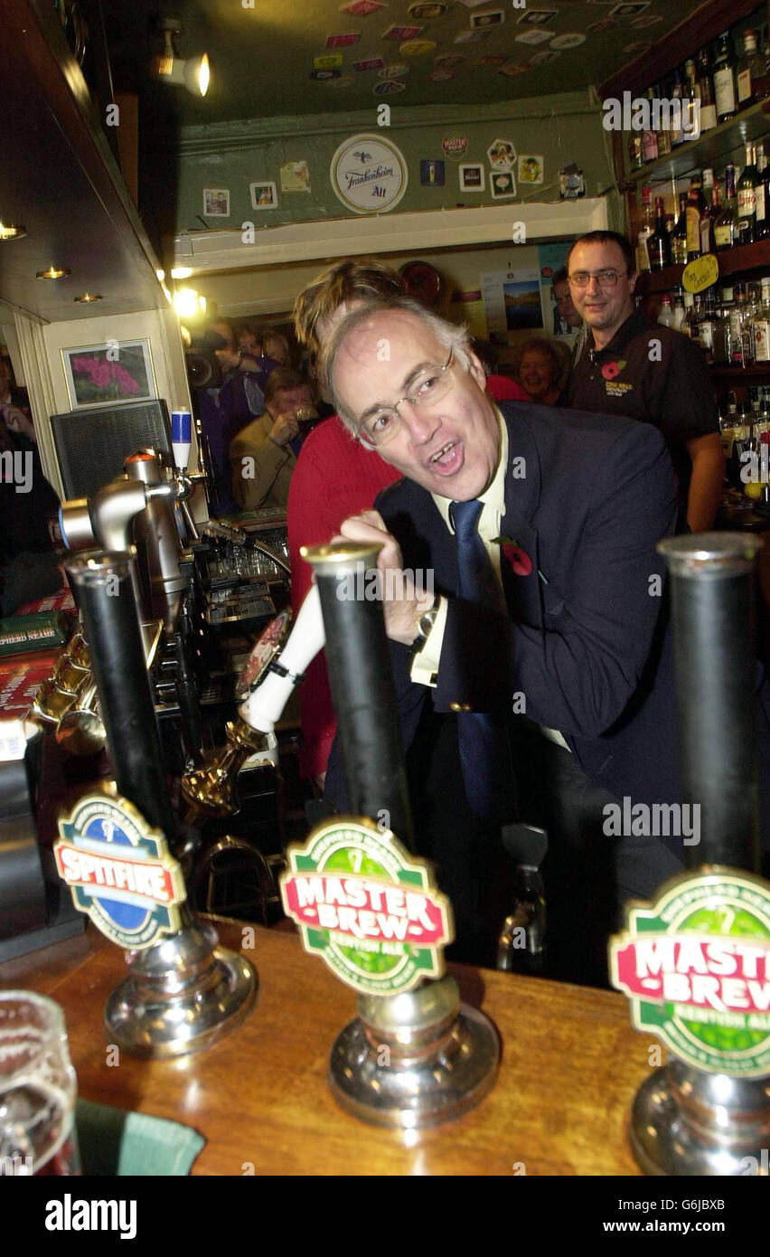 New Conservative Party leader Michael Howard pulls a pint at the Kings Head in Hythe. Mr Howard was this weekend putting the finishing touches to his shadow cabinet following his unopposed election on Thursday. Stock Photo