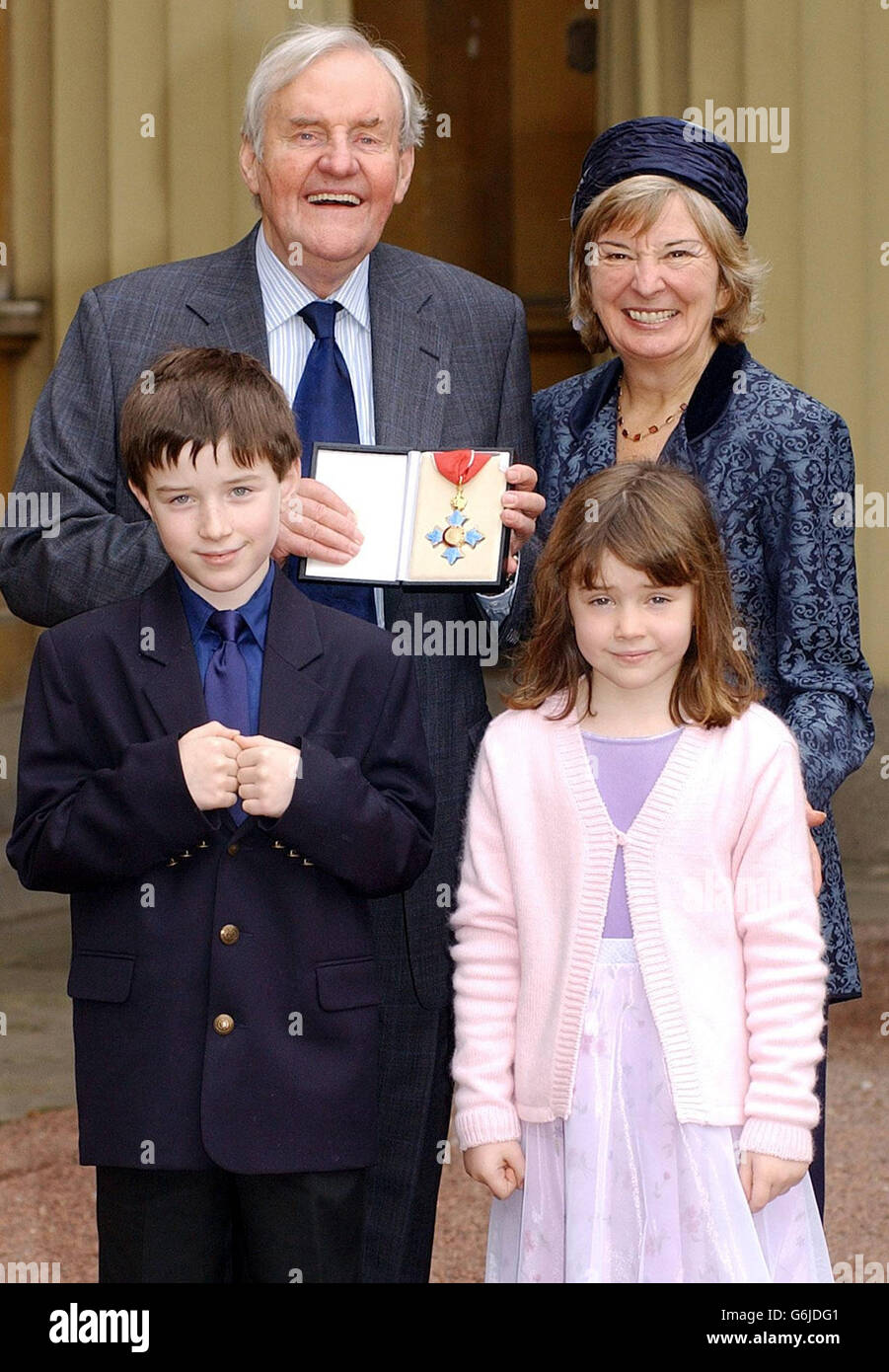 Richard Briers with his CBE Stock Photo