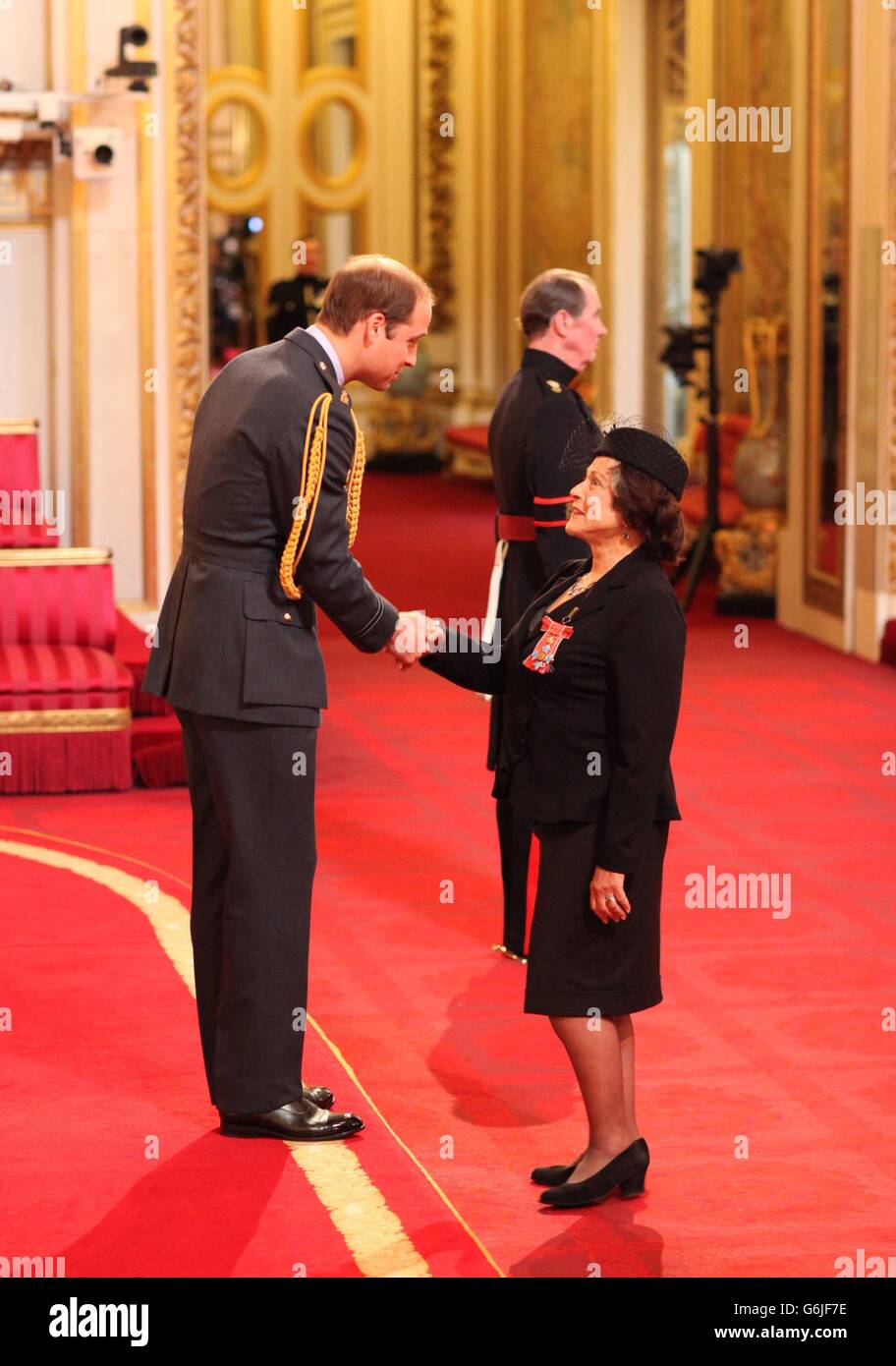 Claire Bloom is made an CBE by the Duke of Cambridge during an investiture ceremony at Buckingham Palace, central London. Stock Photo