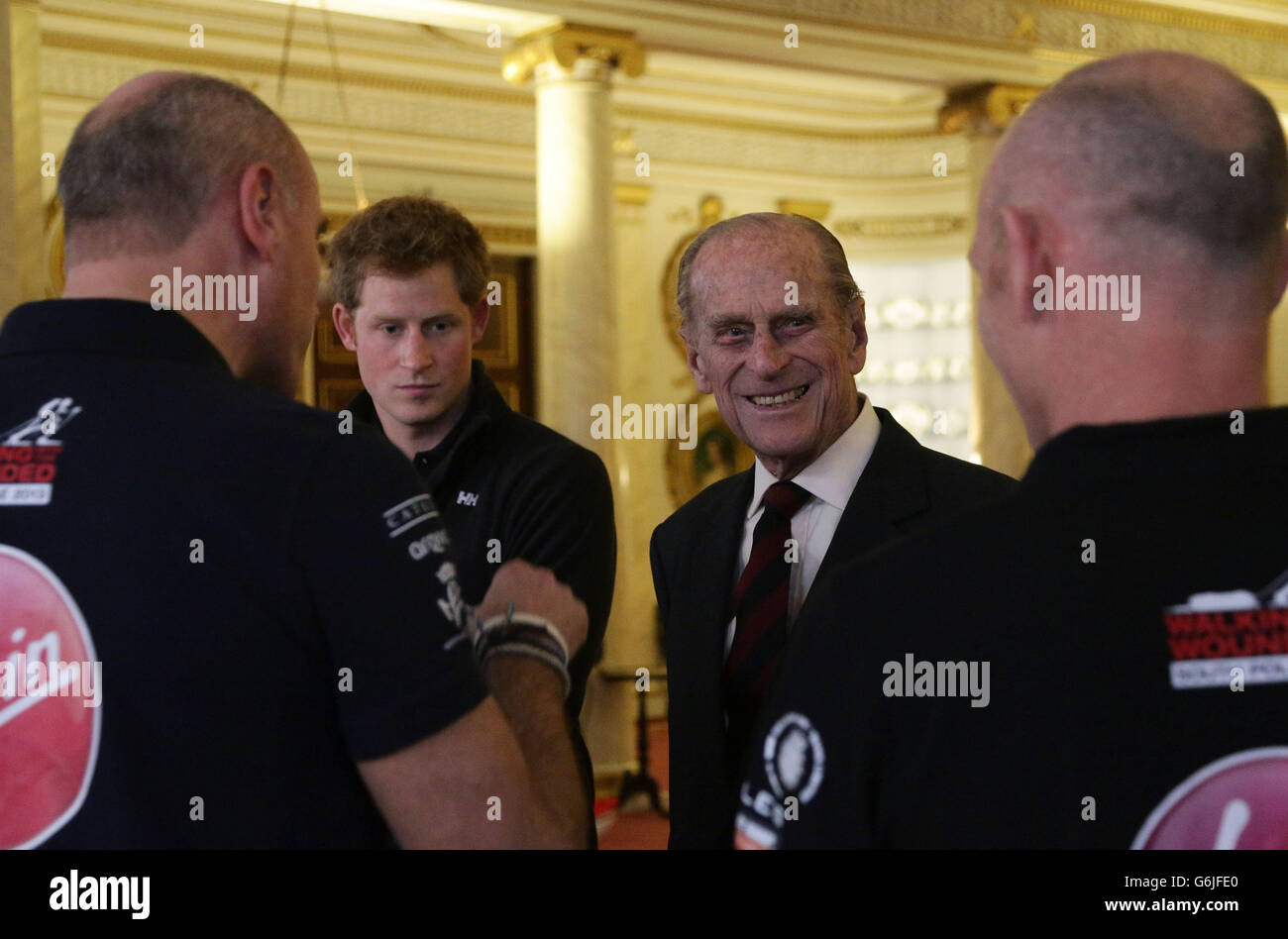 Queen meets Walking With The Wounded trekkers Stock Photo