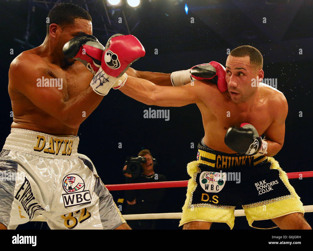 Boxing glow at bluewater hi-res stock photography and images - Alamy