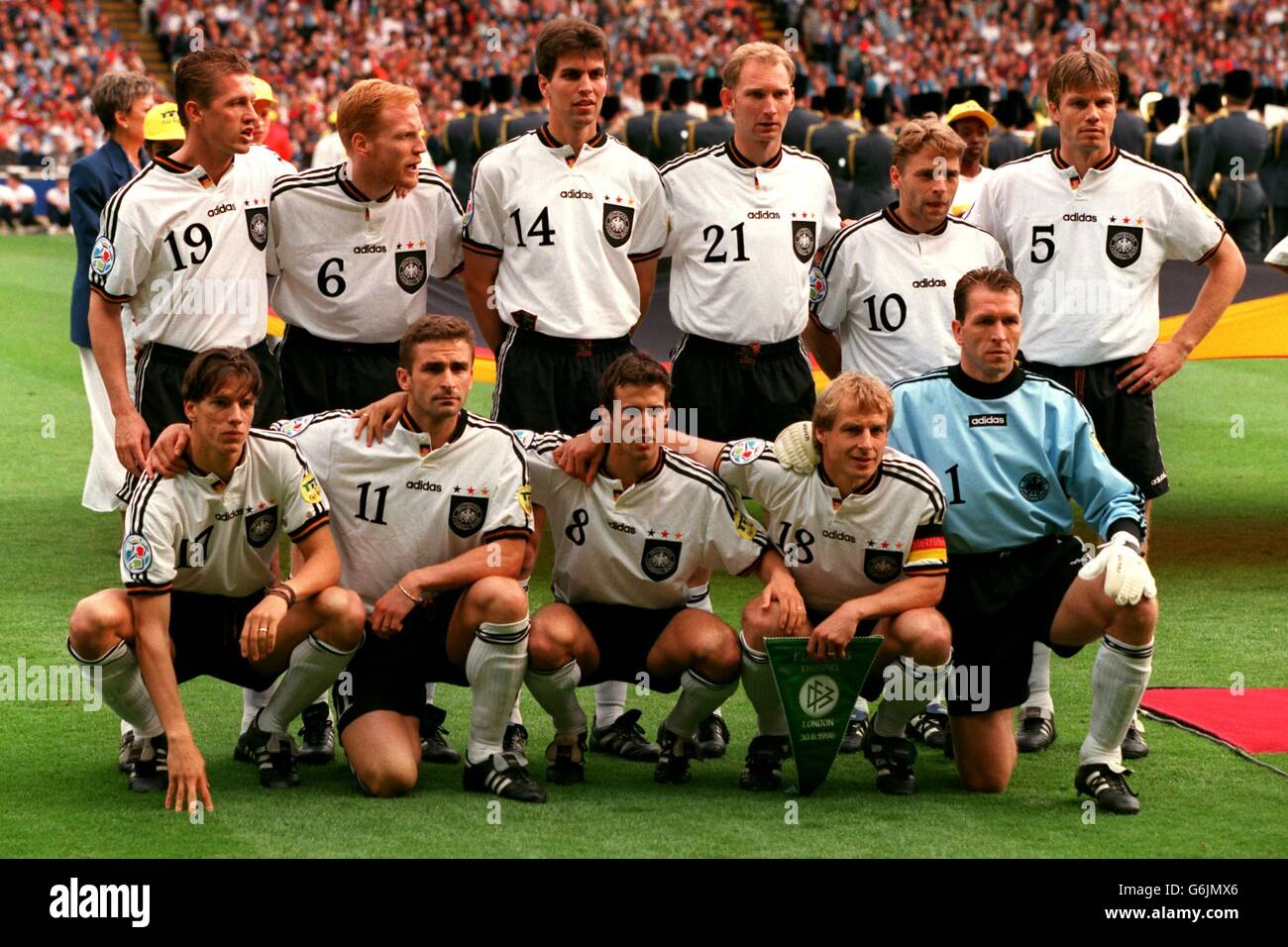 [Imagen: soccer-euro-96-final-czech-republic-v-ge...G6JMX6.jpg]