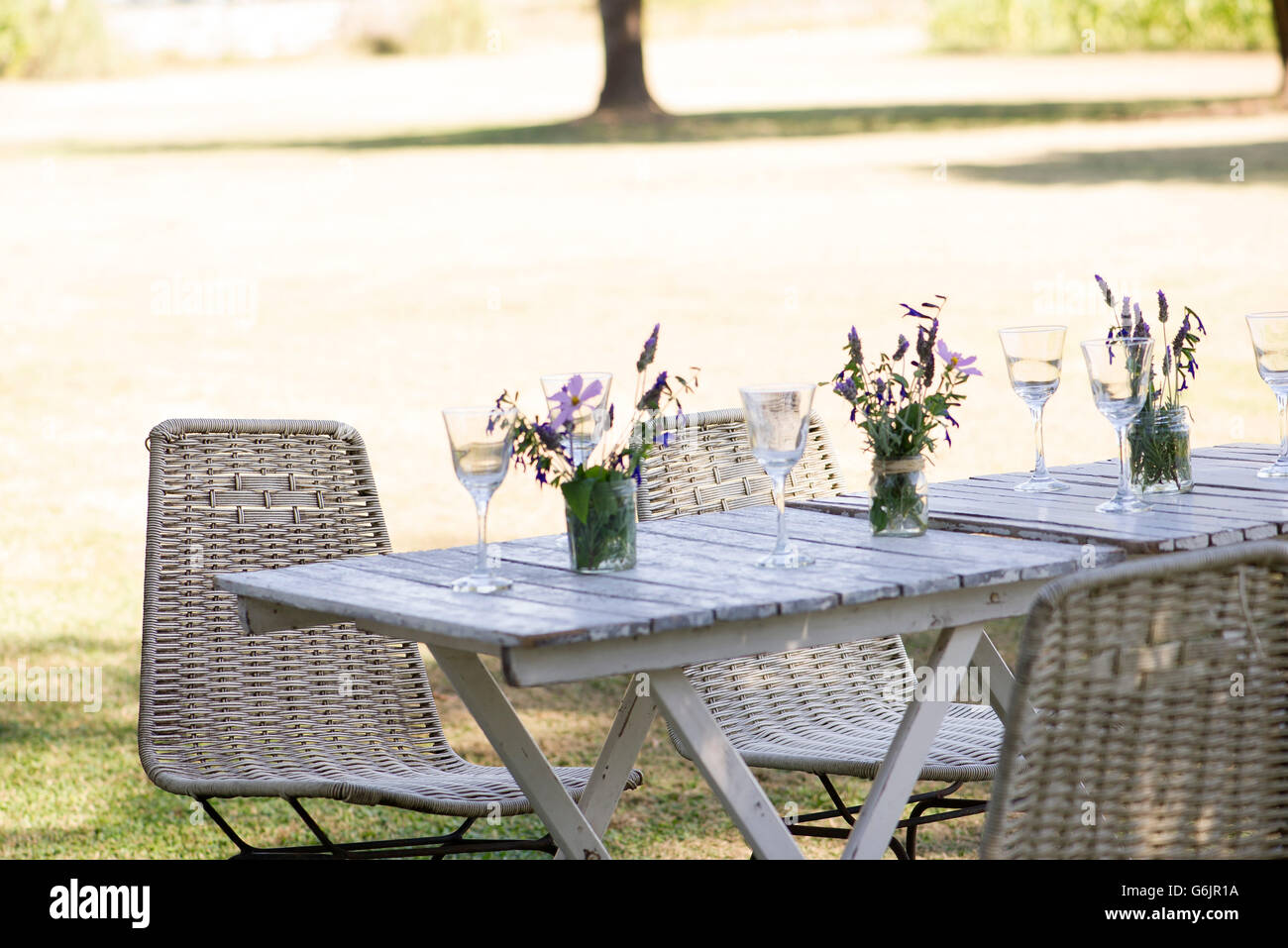 Park picnic table and chairs hi-res stock photography and images - Alamy
