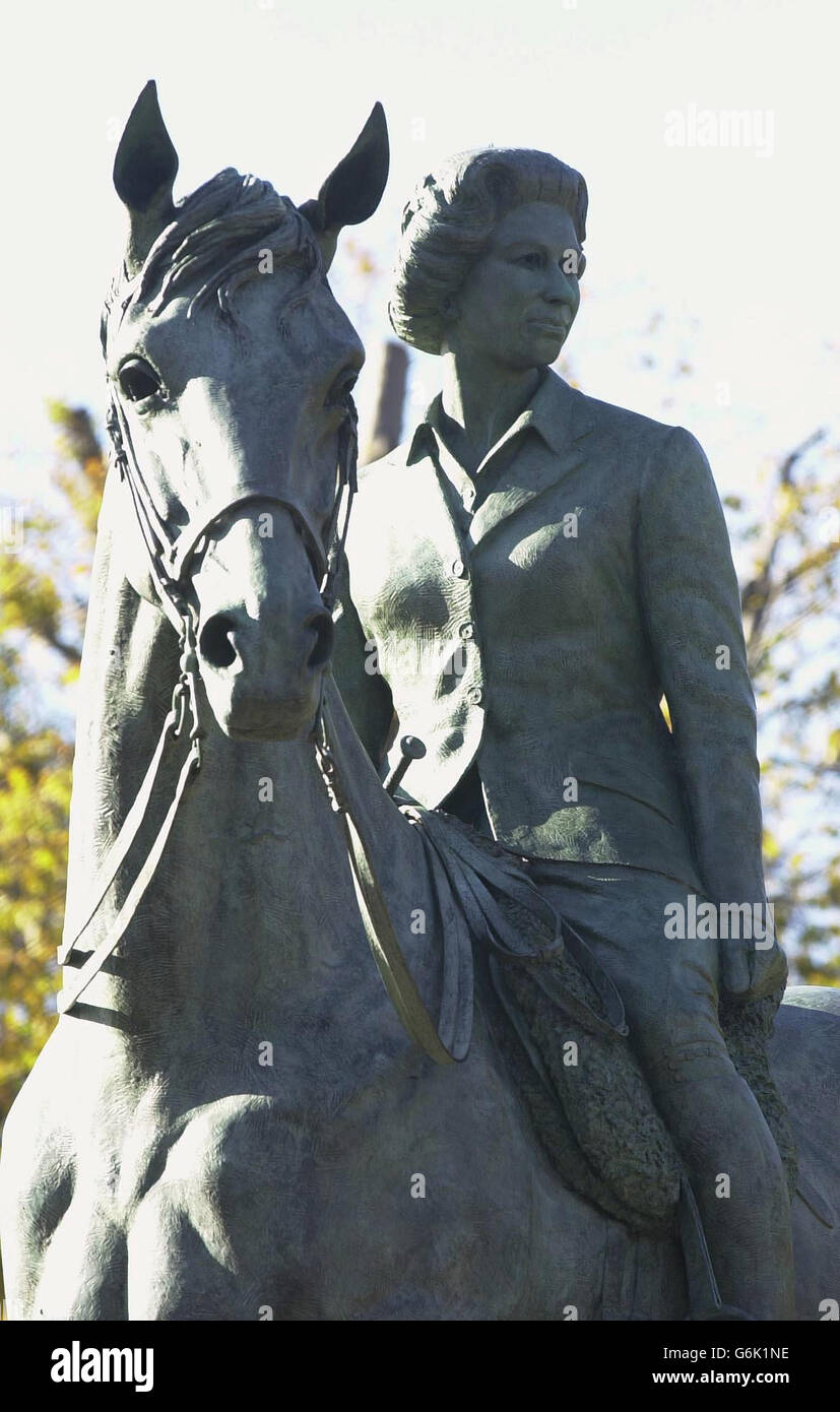 A bronze equestrian statue depicting the Queen on Horseback at the highest point on Queen Anne's ride, Windsor Great Park, where Queen Elizabeth II accompanied by The Duke of Edinburgh unveiled the statue made by sculptor Philip Jackson, in honour of Her Majesty's Golden Jubilee. Stock Photo