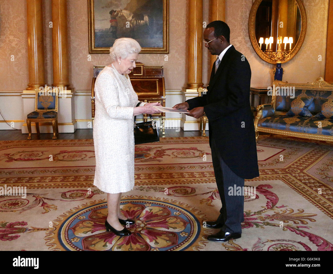 His Excellency Mr Abdullahi Mohamed Ali of Somalia during an audience with Queen Elizabeth II, where he presented his Letters of Credence as Ambassador, at Buckingham Palace, central London. Stock Photo