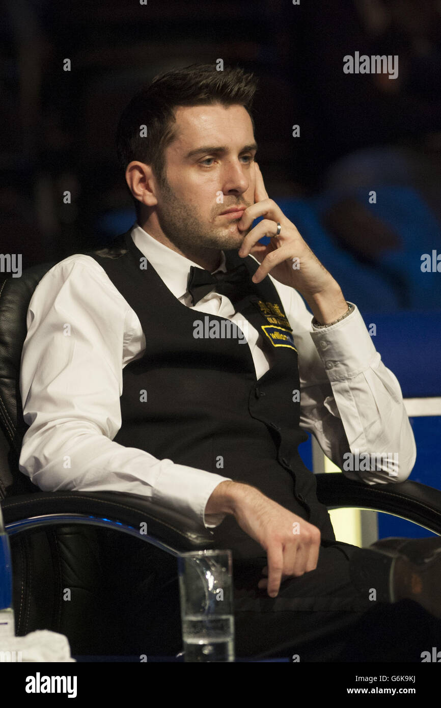 Mark Selby in action against Graeme Dott during day nine of the williamhill.com UK Championships at The Barbican Centre, York. Stock Photo