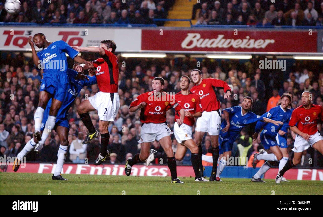 Chelsea defend hi-res stock photography and images - Alamy