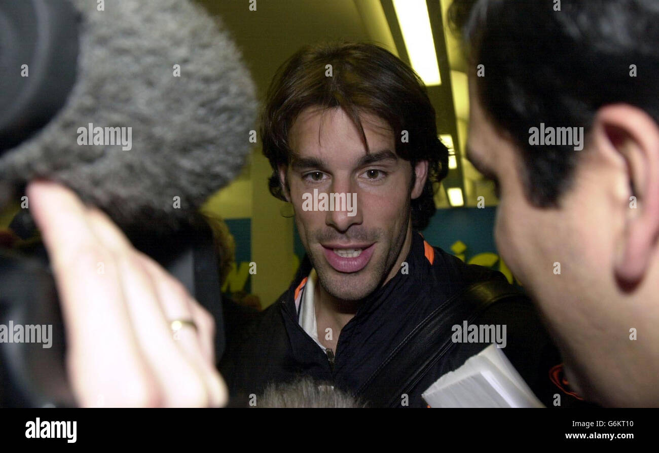 Ruud Van Nistleroy of Holland's National football team arriving at Prestiwck Airport. Holland are in Scotland for their Euro 2004 play-off match which takes place against Scotland on Saturday. Stock Photo