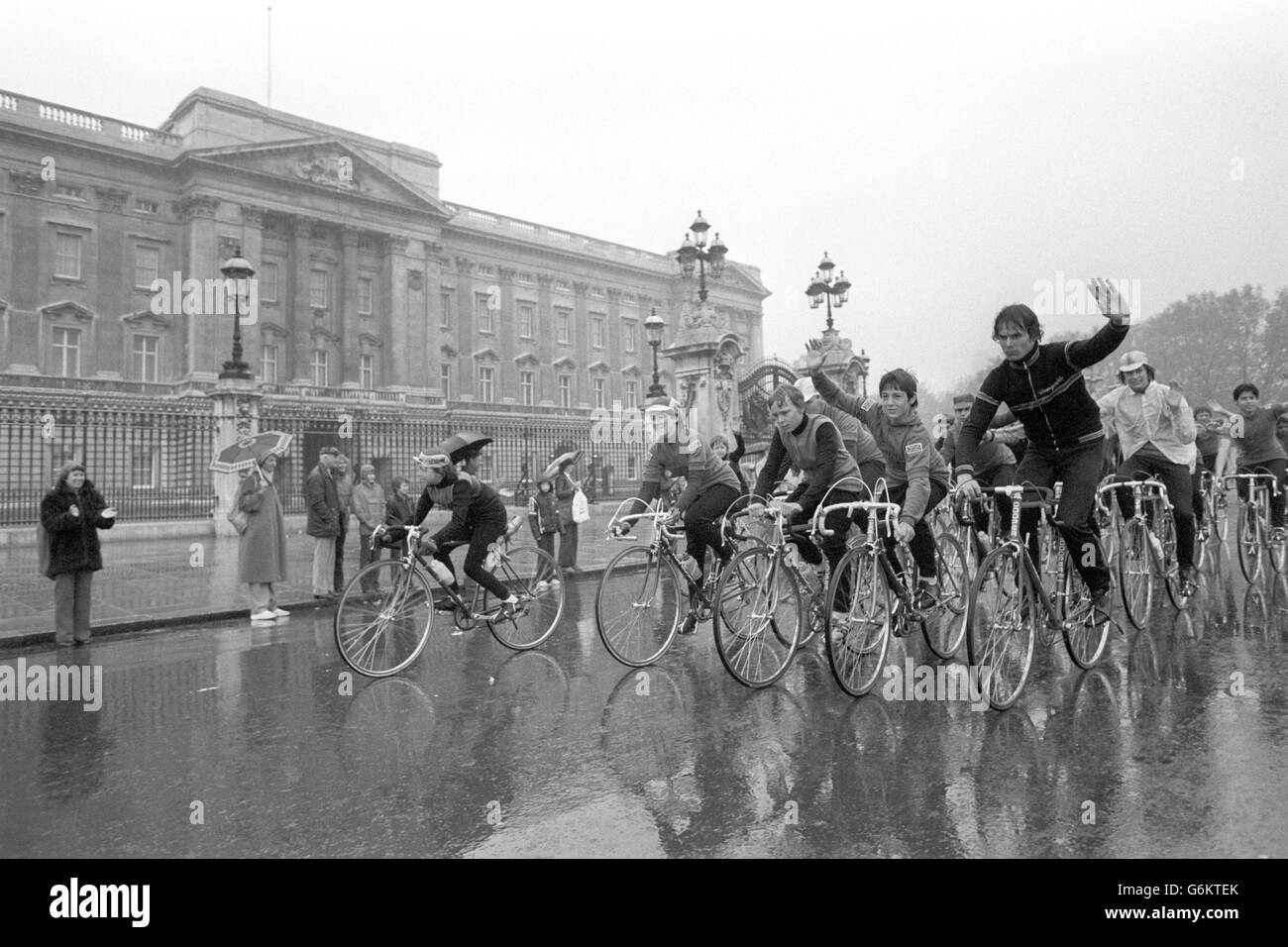 London Cycling Club >> Cycling Velo Cycling Club Buckingham Palace London London Cycling Club >> Cycling Velo Cycling Club Buckingham Palace London