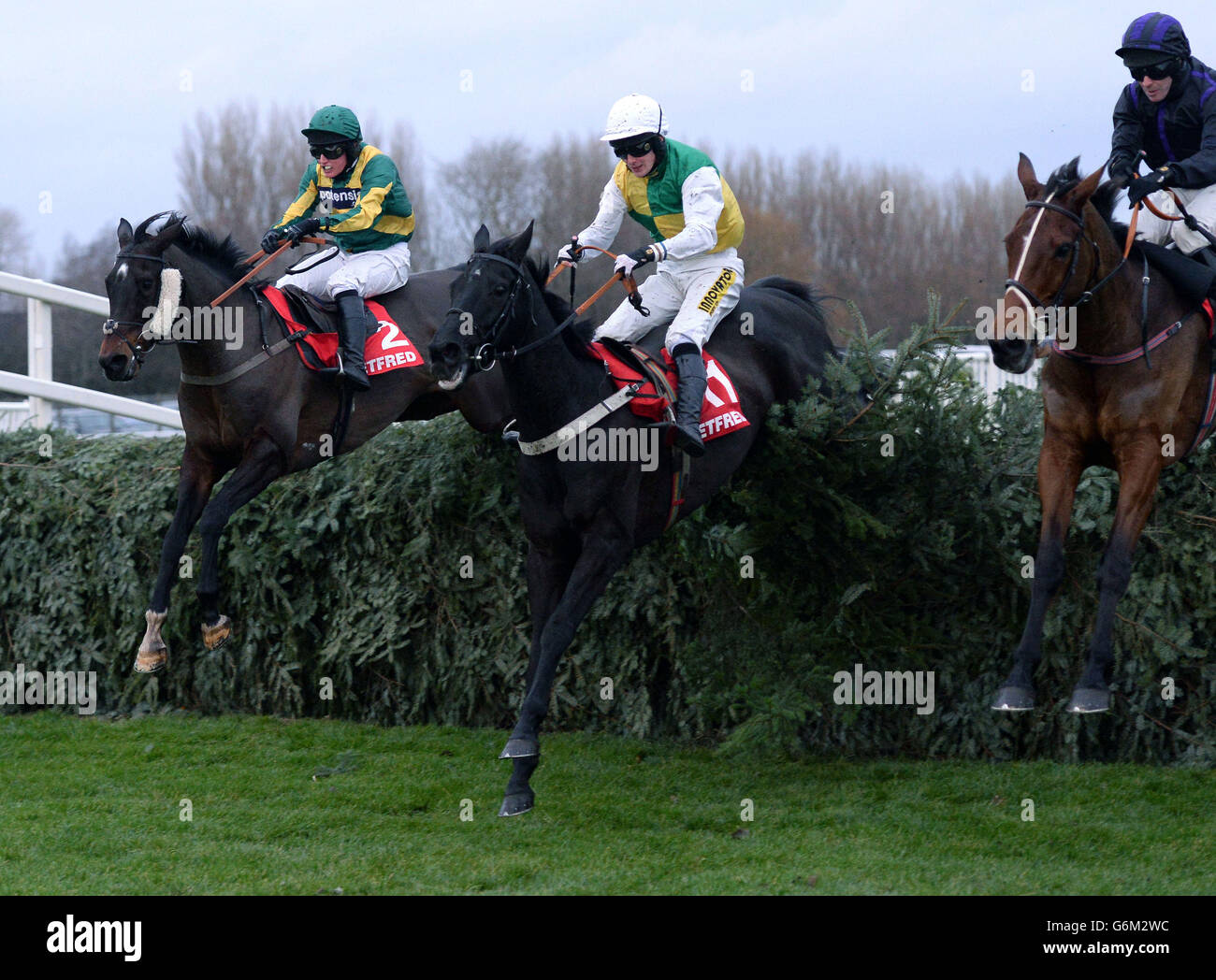 Horse Racing Becher Chase Day Aintree Racecourse Stock Photo Alamy