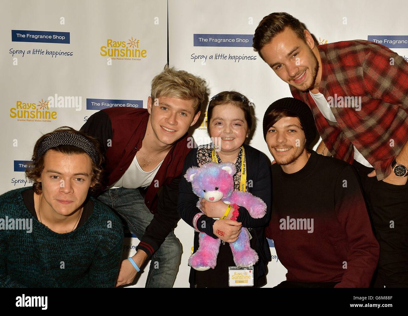 One Direction with fans at Wembley Stock Photo - Alamy