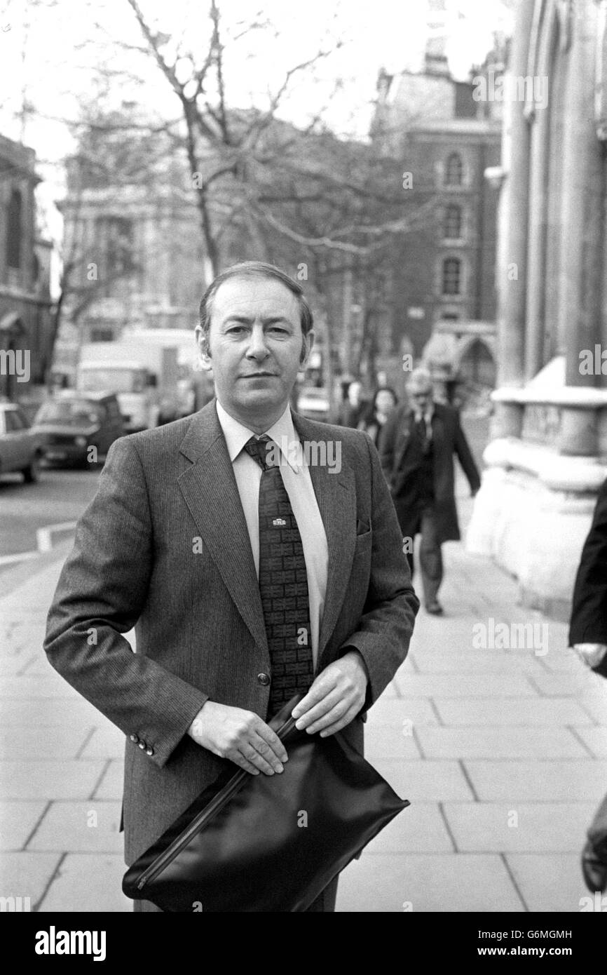 Television sports commentator David Coleman in London to evidence at the High Court, where former England football manager Don Revie's action against a 10-year ban by the FA has entered its second week. Stock Photo