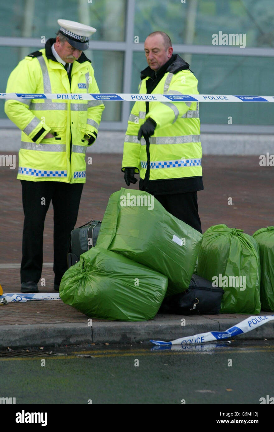 Police crime death tragedy car vehicle airport investigating hires stock photography and images