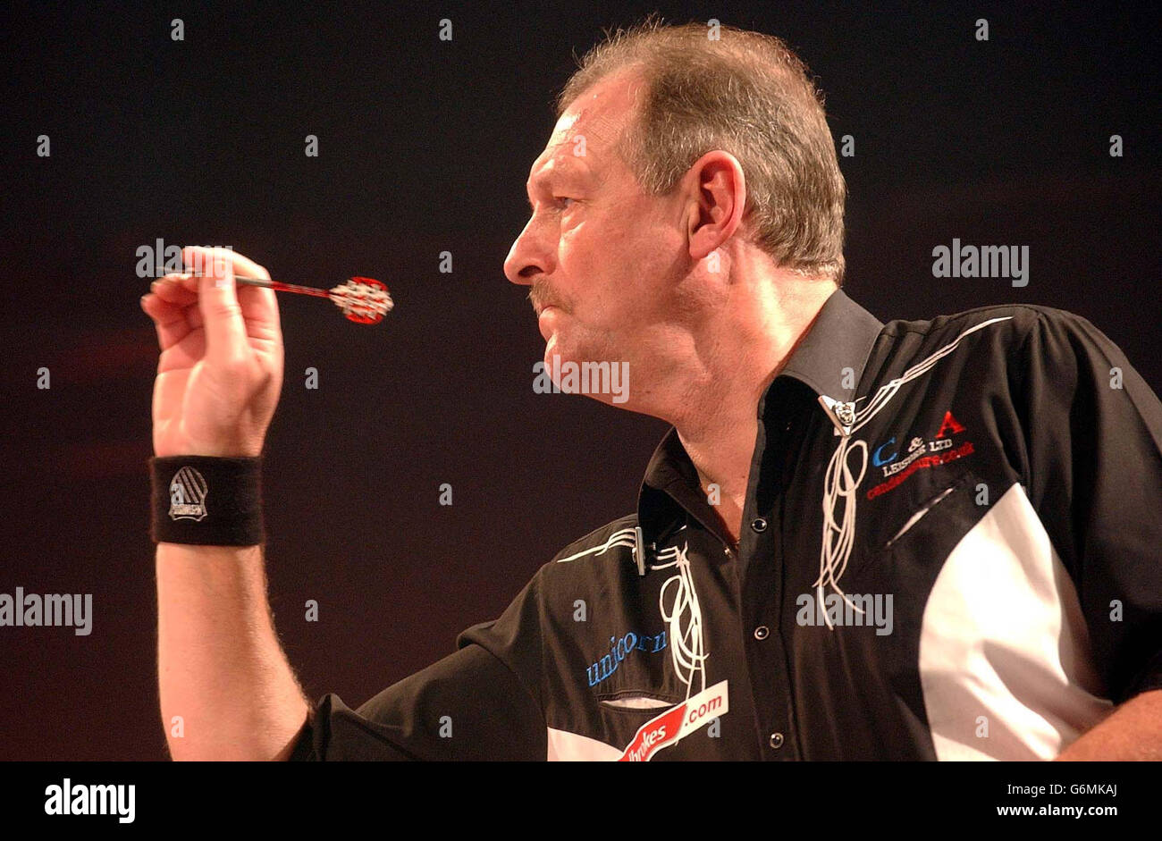 2004 PDC World Darts Championship Stock Photo Alamy
