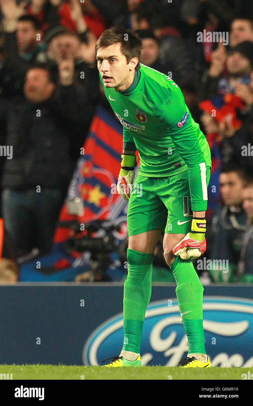 View of the Steaua Bucuresti team, with goalkeeper Helmuth Duckadam News  Photo - Getty Images