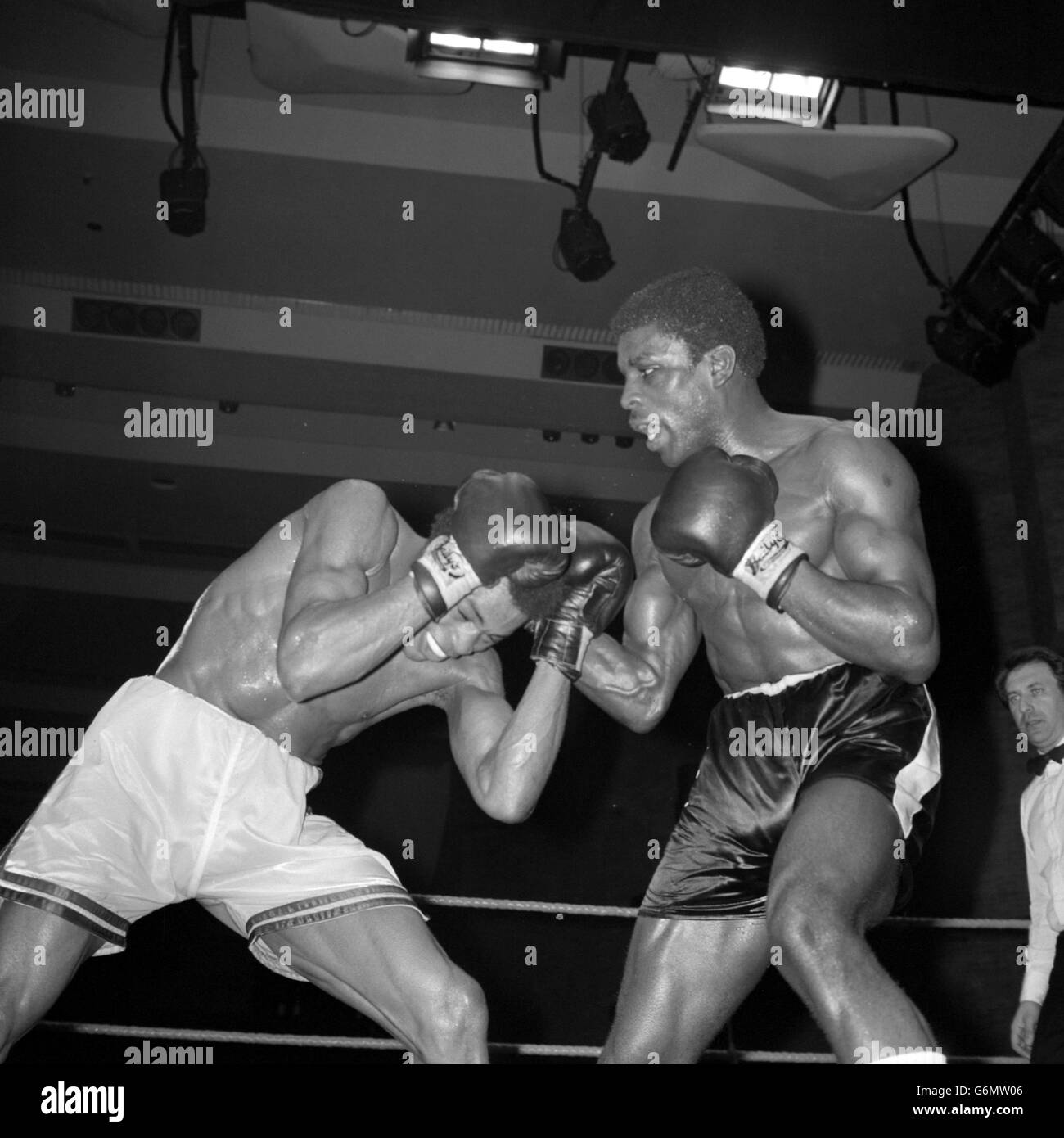 Challenger Sylvester Mittee (l) in action against champion Clinton McKenzie during the British light-welterweight title clash at the Wembley Conference Centre. Clinton McKenzie won on points after 15 rounds. Stock Photo