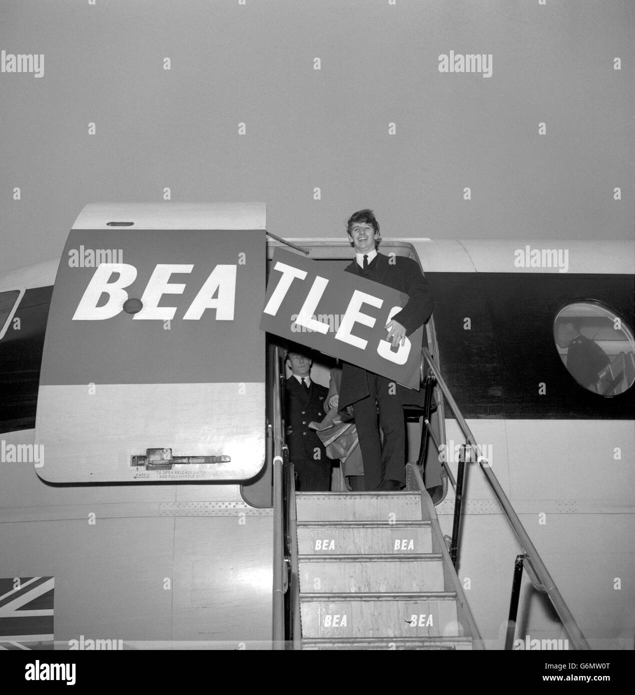 Ringo Signs Ringo Starr, drummer of The Beatles, signs off - with the aid of BEA ...
