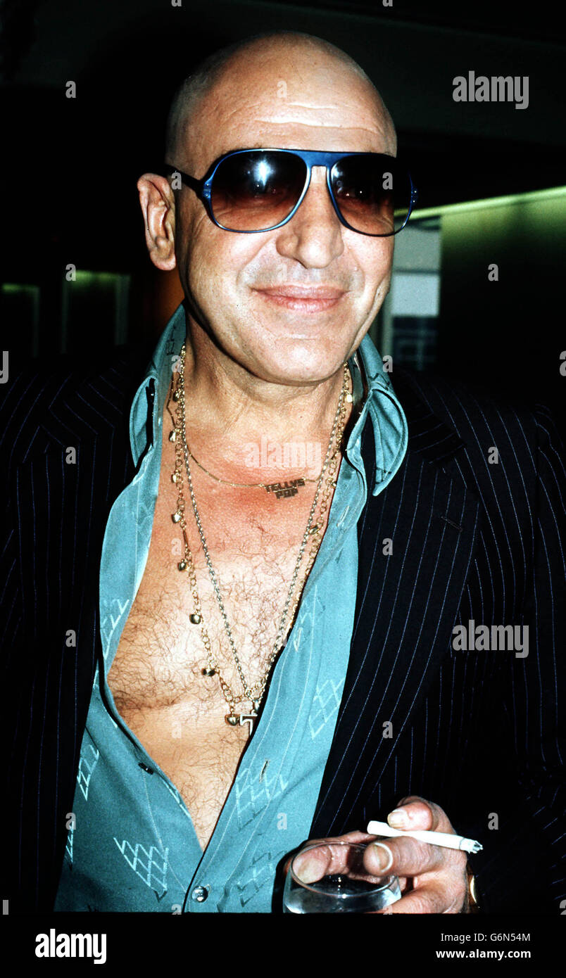 22nd January - Died on this Day - 1994 1976: American actor Telly Savalas - television detective Theo Kojak - at Heathrow Airport when he left for Los Angeles. Stock Photo