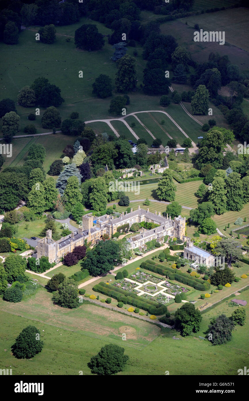 Aerial view cotswold mansion hi-res stock photography and images - Alamy