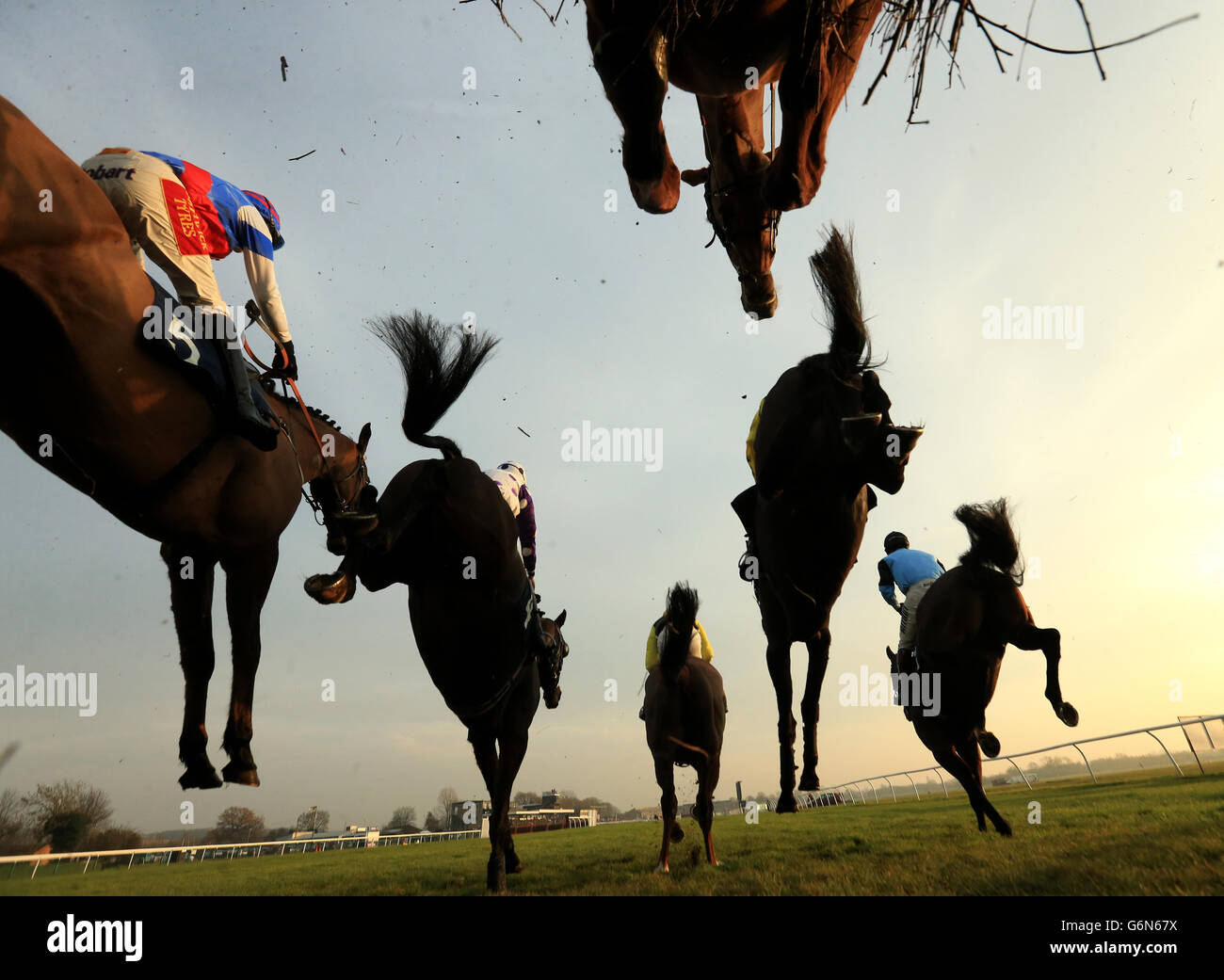 Huntingdon Races Remote horse jump hi-res stock photography and images - Alamy