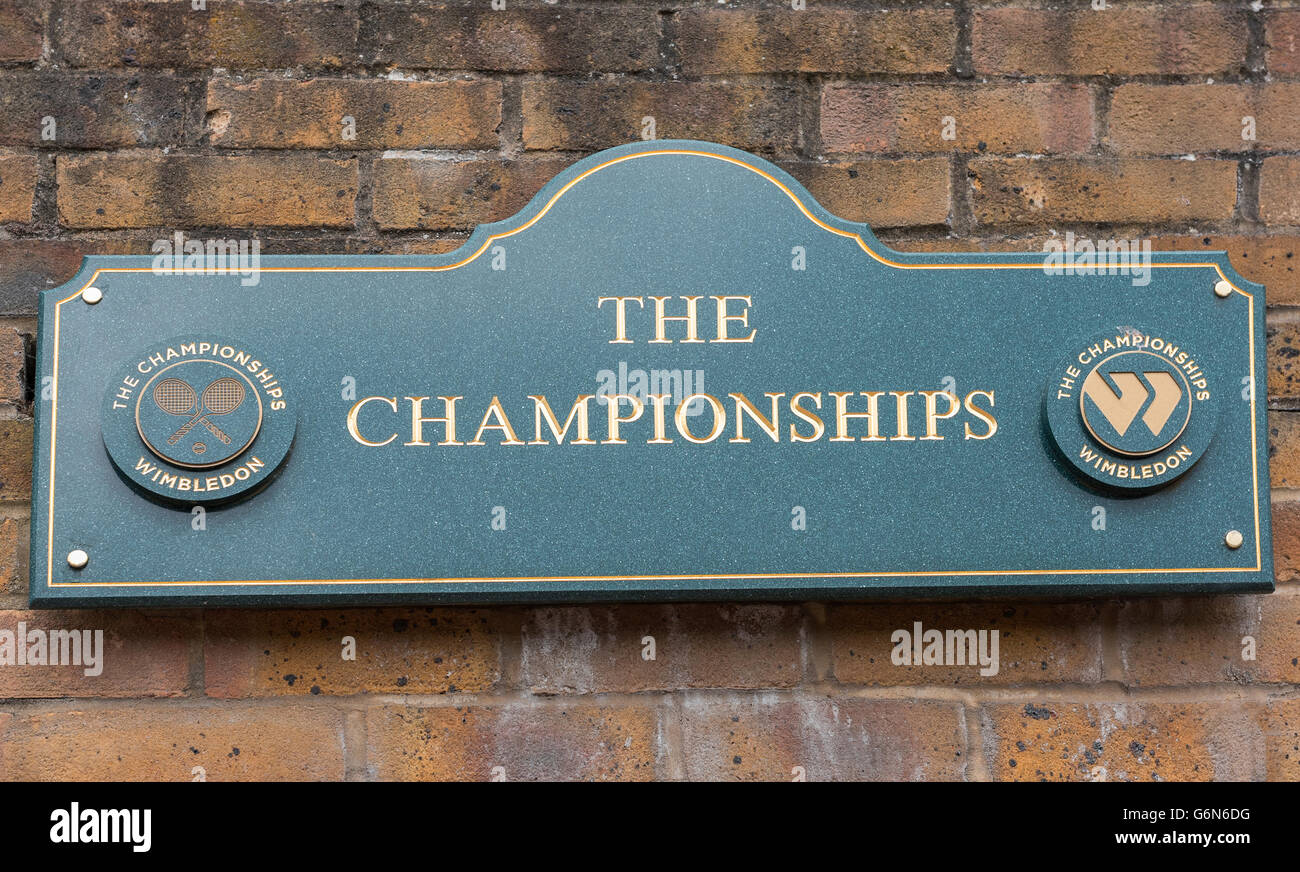 Visiting Wimbledon Place Stock Photo Alamy