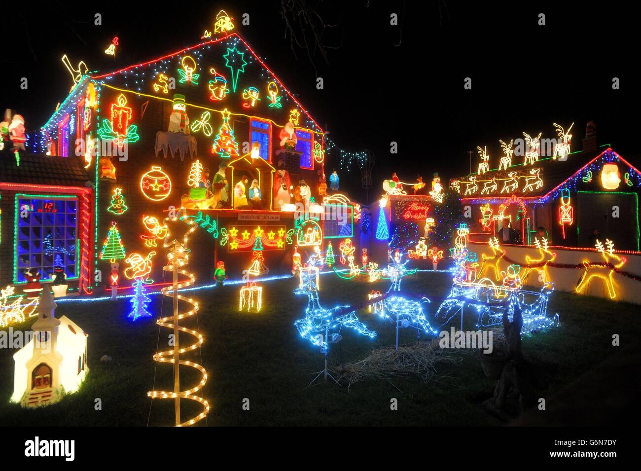 The brailsford familys christmas lights display in okebourne road hi