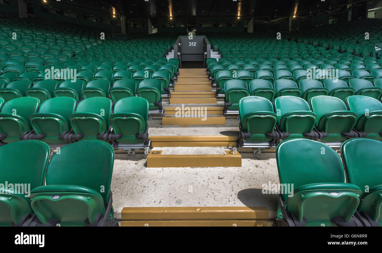 Visiting Wimbledon Place Stock Photo Alamy