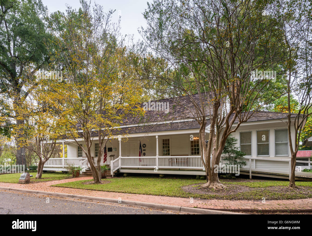 Sterne-Hoya House Museum And Library, Site Of Sam Houston Baptism, In  Nacogdoches, Texas, Usa Stock Photo - Alamy
