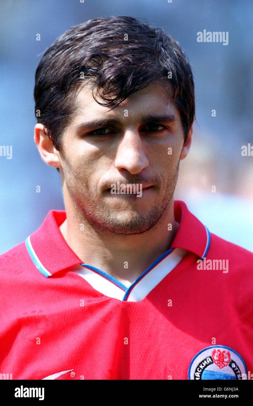 Euro 96 Soccer Russia v Germany, Old Trafford Stock Photo Alamy