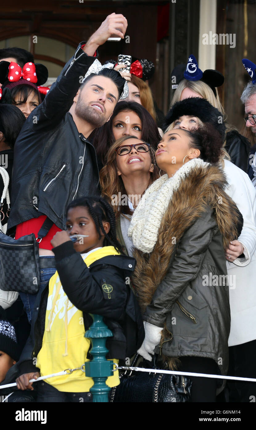 Rylan Clark poses for a selfie with Little Mix's Perrie Edwards, Leigh Anne  Pinnock, Jade Thirlwall and Jesy Nelson as they accompany children from the  Carers Trust and a community hub in