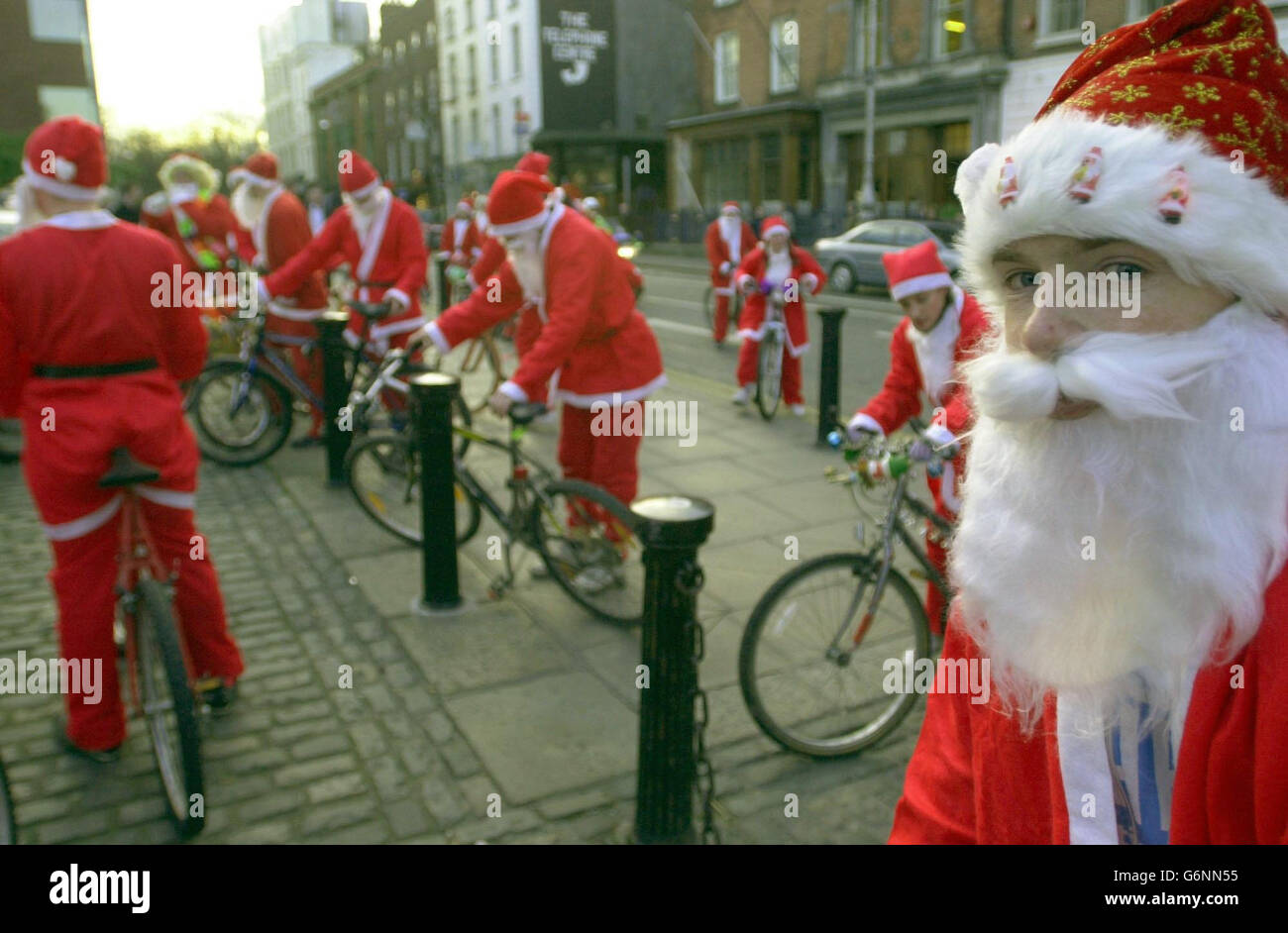 SOCIAL Santa Bike Ride Stock Photo Alamy