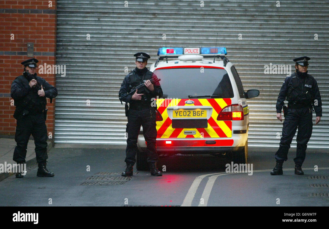 Leeds Shooting armed police Stock Photo Alamy