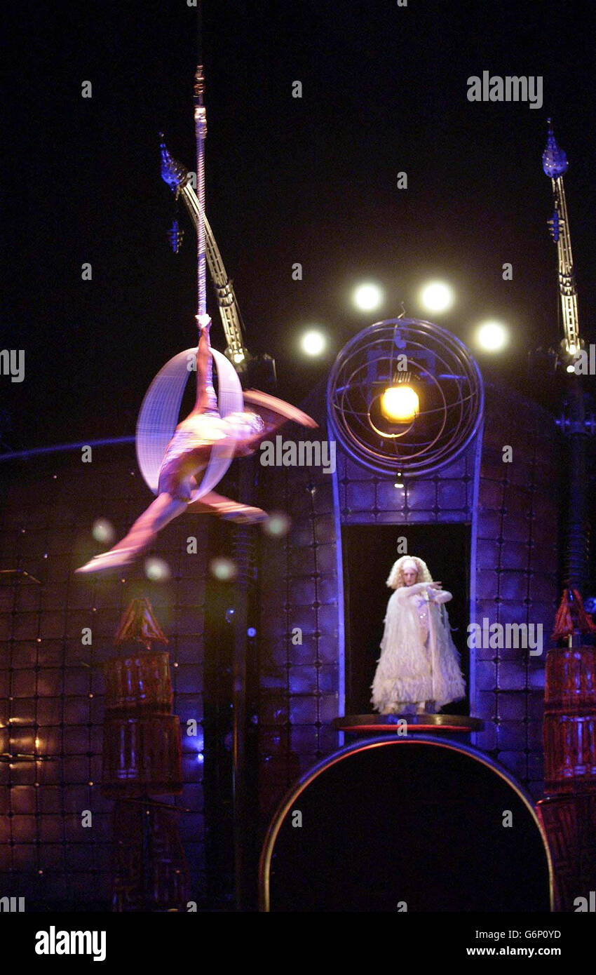 Cirque du Soleil's Dralion Dress Rehersal Stock Photo Alamy