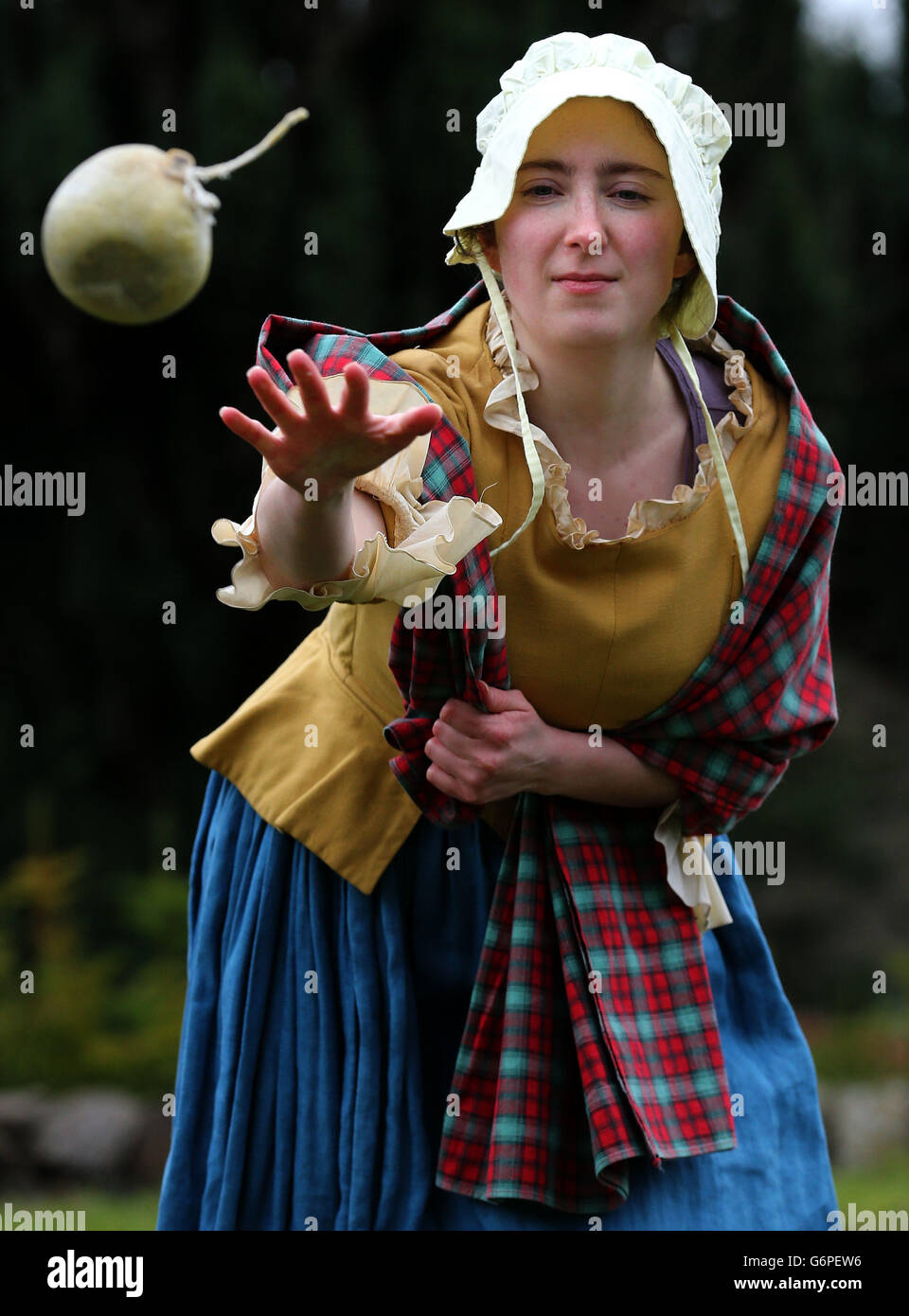 Haggis hurling hires stock photography and images Alamy
