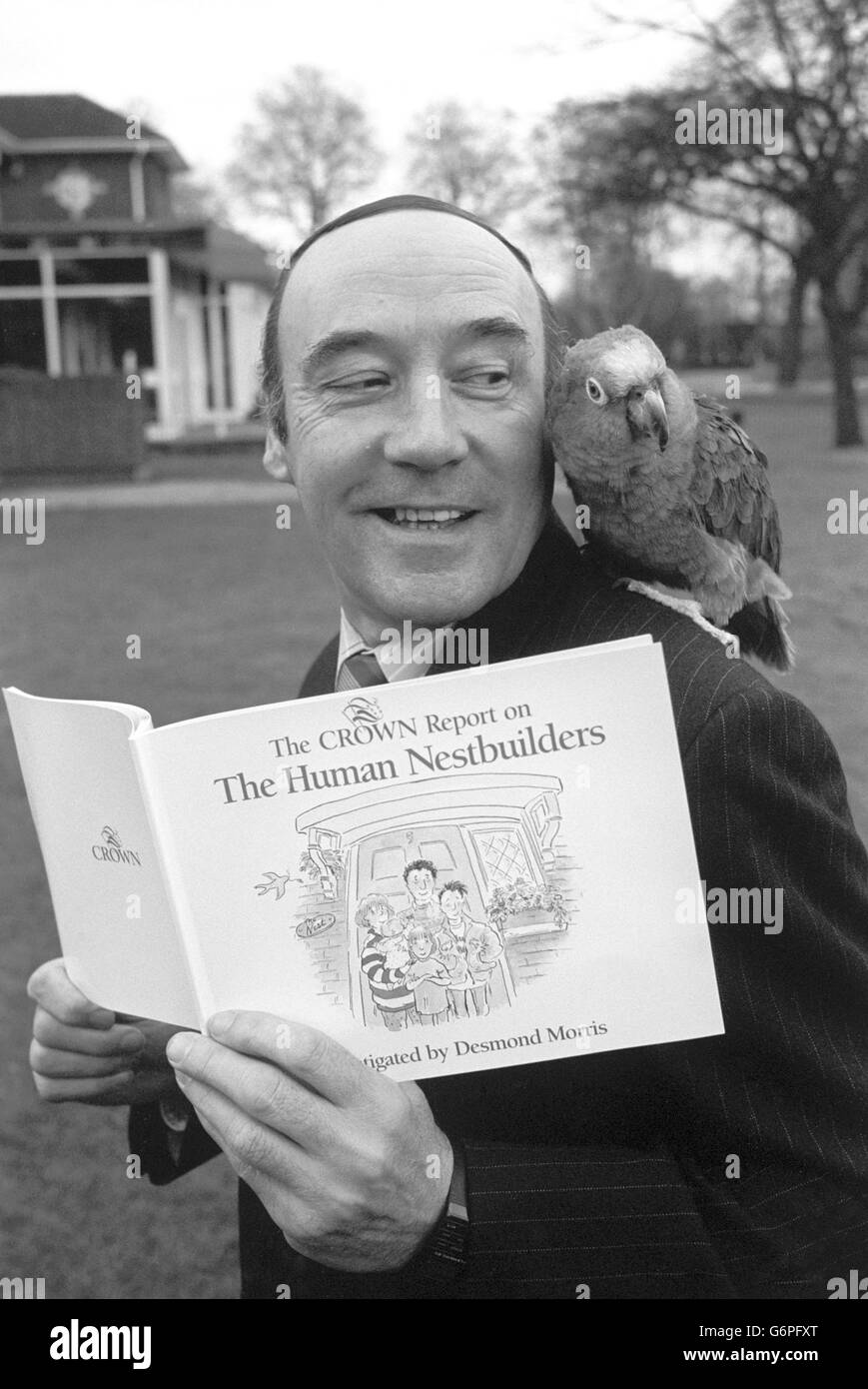 Desmond morris hi-res stock photography and images - Alamy