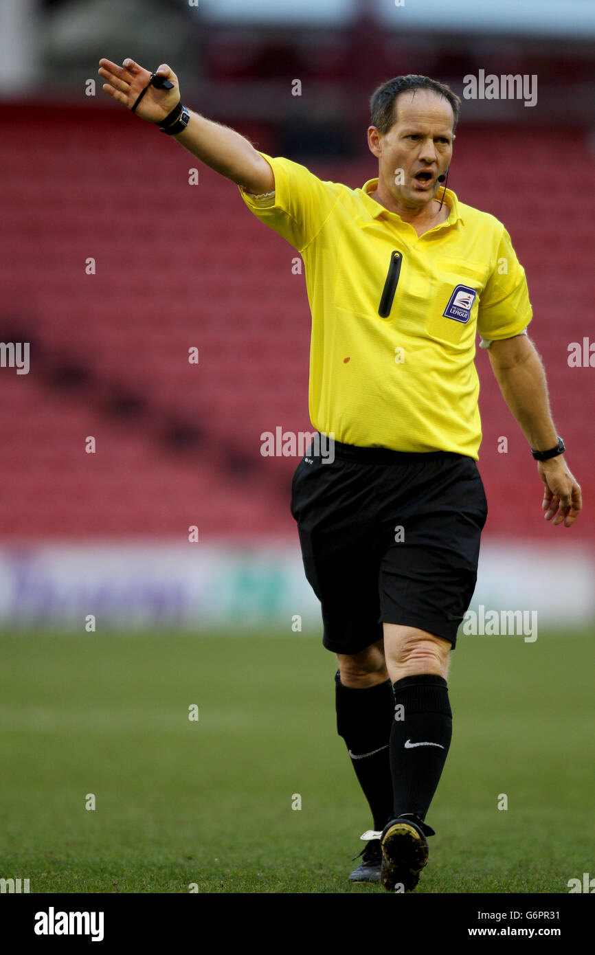 Referee robert lewis hi-res stock photography and images - Alamy