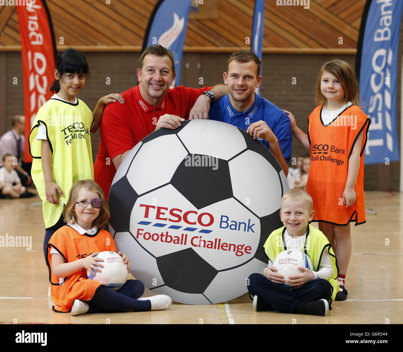 Soccer - Jordan Rhodes Unveiled as Tesco Bank Community Ambassador Cairneyhill Primary s newest Ambassador, at Cairneyhill Primary Dunfermline Stock Photo - Alamy