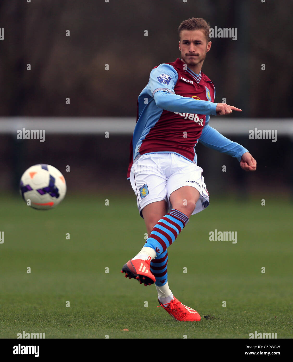 Soccer - Barclays U21 Premier League - Aston Villa v Reading - Bodymoor Heath Training Ground Stock Photo