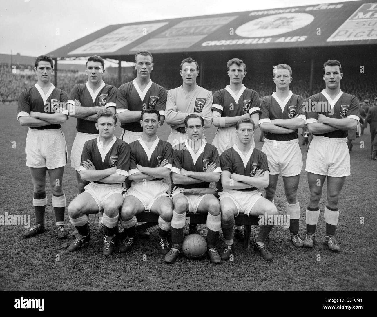 Sport Football Posing Team Photo Ninian1 Hi res Stock Photography And 