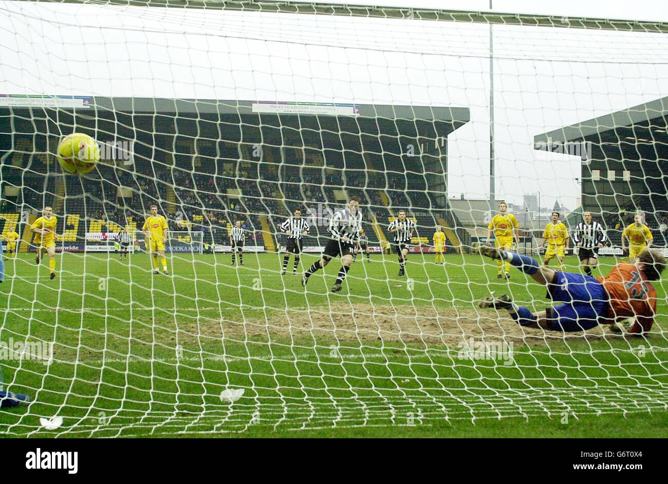 NOTTS COUNTY STOCKPORT Stock Photo Alamy